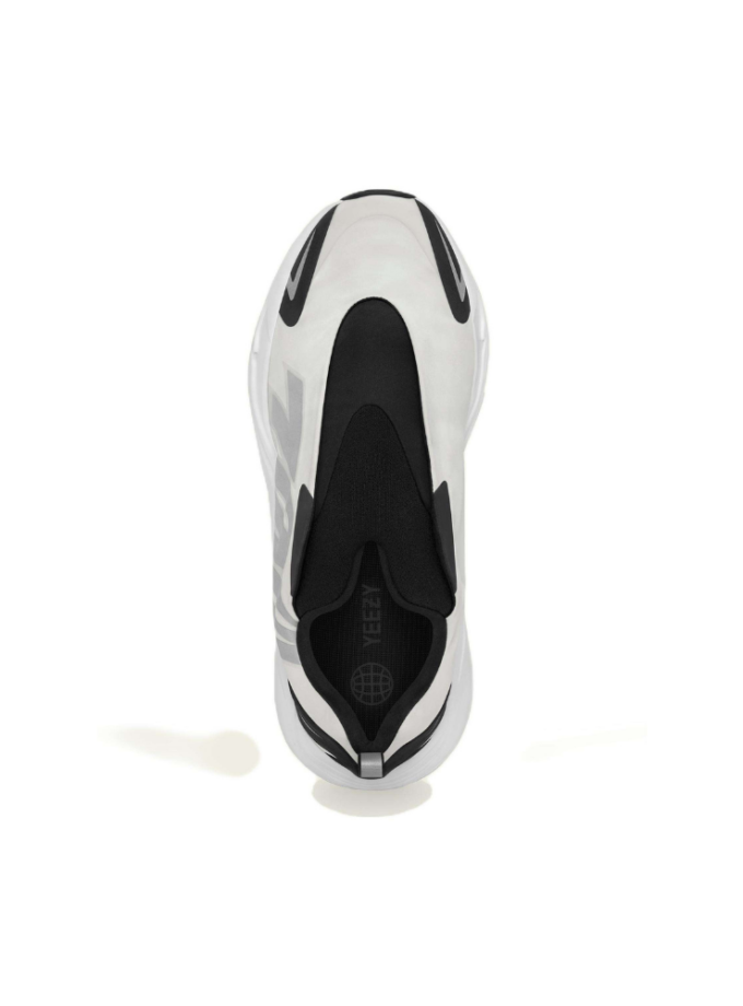 Yeezy Boost 700 MNVN Laceless Analog