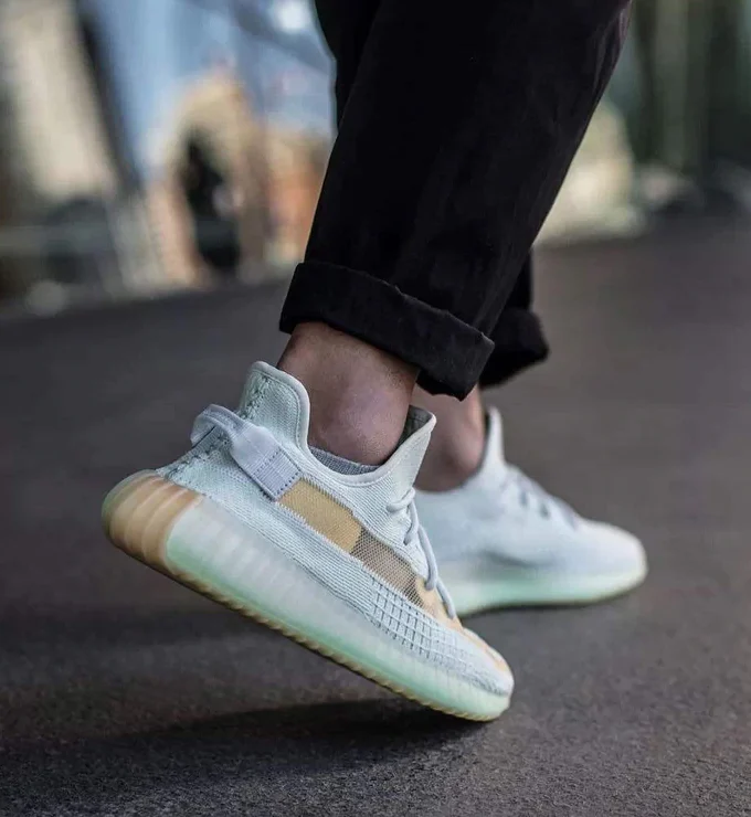 Yeezy Boost 350 V2 Hyperspace