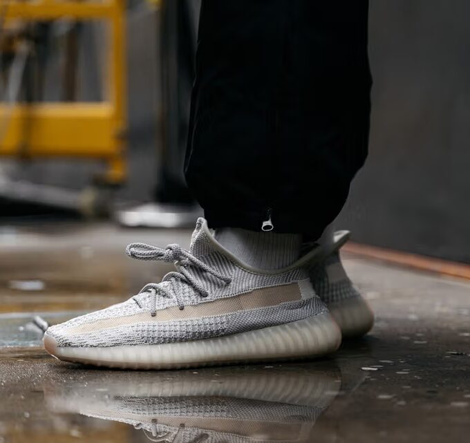 Yeezy Boost 350 V2 Lundmark (Non-Reflective)